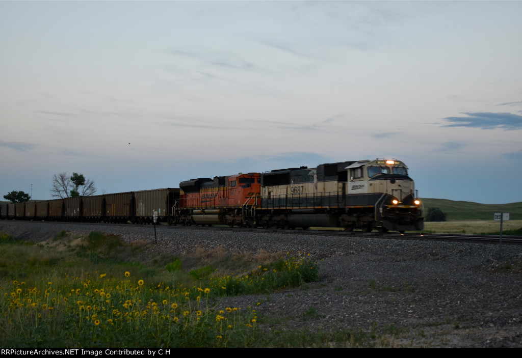 BNSF 9687/8407